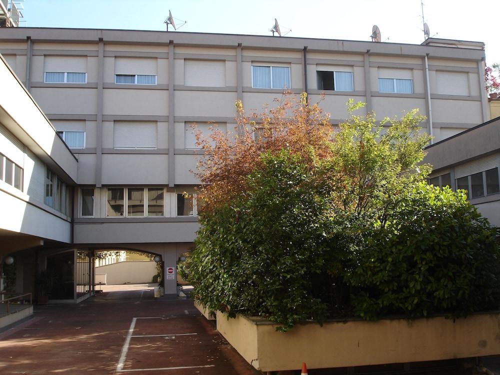 Augustus Hotel Biella Exterior photo