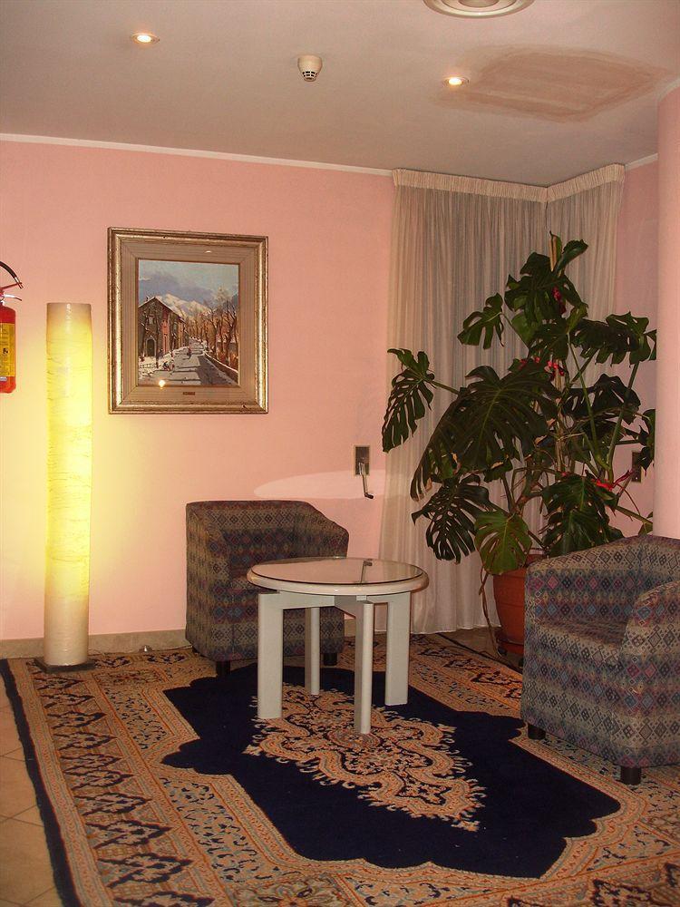Augustus Hotel Biella Exterior photo