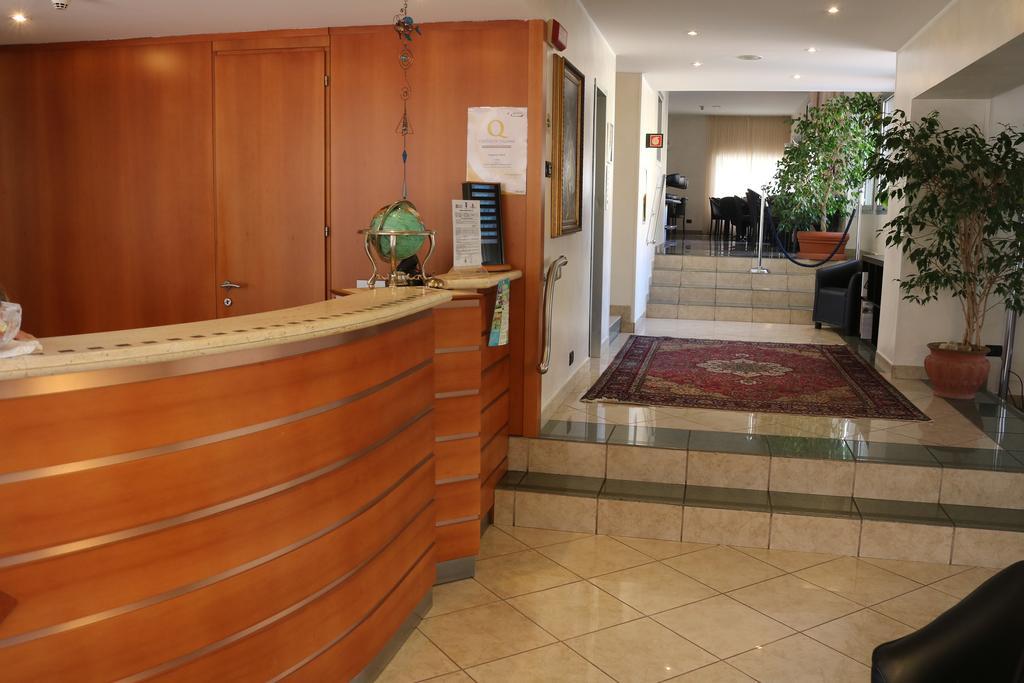 Augustus Hotel Biella Exterior photo